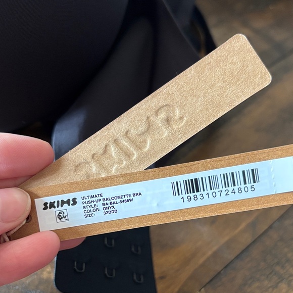 SKIMS Classic Black BALCONETTE push up bra - Picture 9 of 10